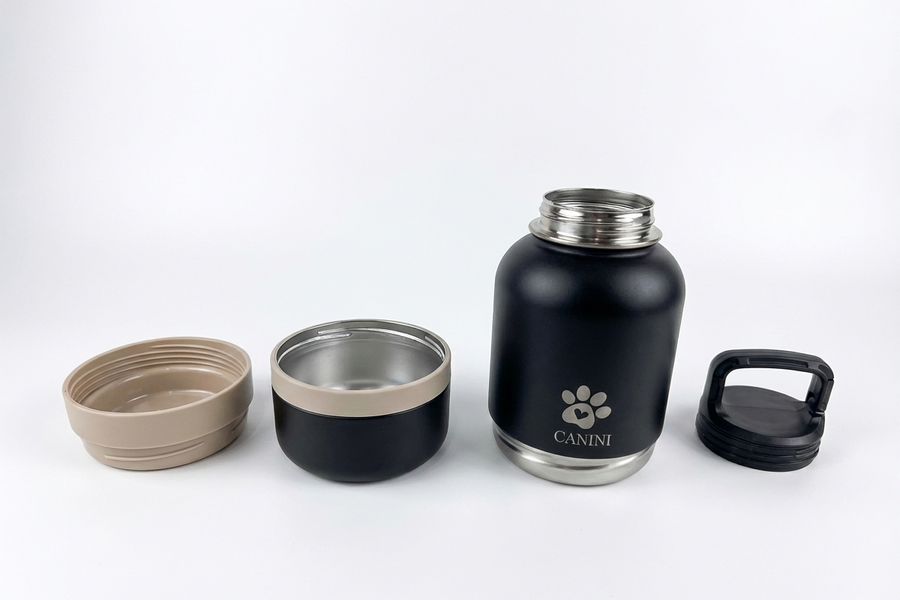 Gourde 4-en-1 Canini pour hydrater et nourrir son chien en randonnée